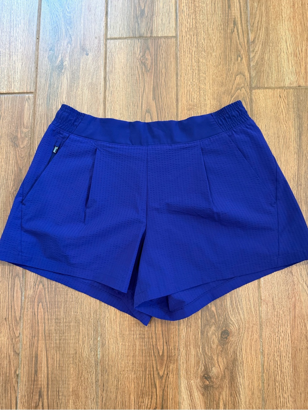 Athleta Women’s Purple Textured Brooklyn Shorts Pockets Size 10